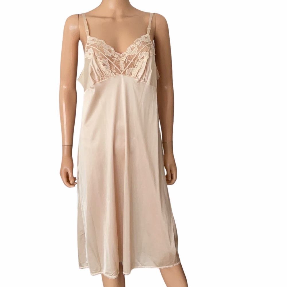 Vintage Hanes Her Way Feminine Slip Dress With Lace